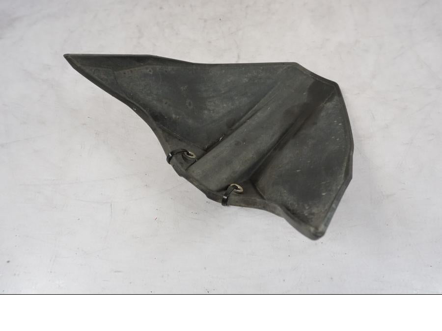 Höger sida på Svingskärm från en KTM 790 Duke -2018 motorcykel.