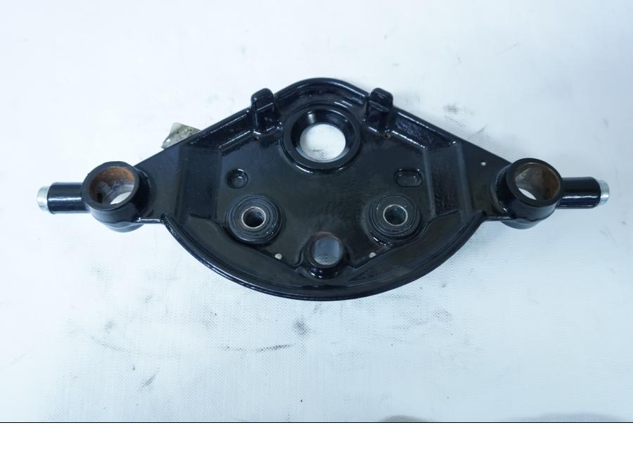 Vänster sida på Gaffelkrona från en H-D Street Glide FLHX -2009 motorcykel.