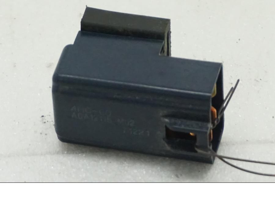 Framsidan på Relä från en Yamaha YZF-R 125 -2008 motorcykel.