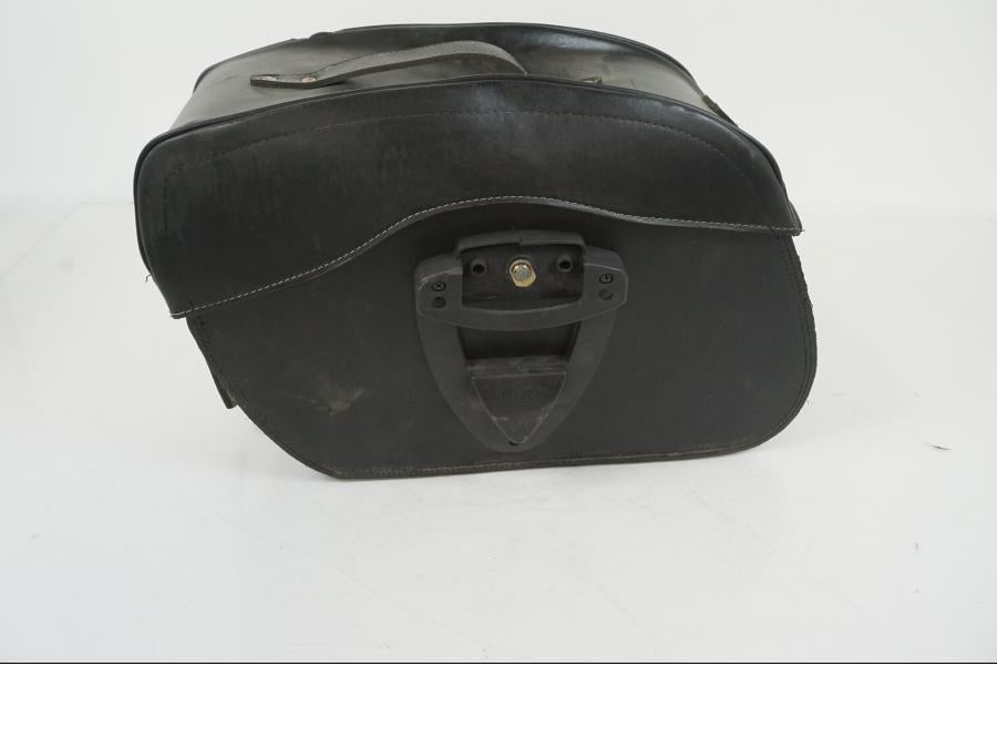 Höger sida på Väska från en Universal Universal -0 moped.