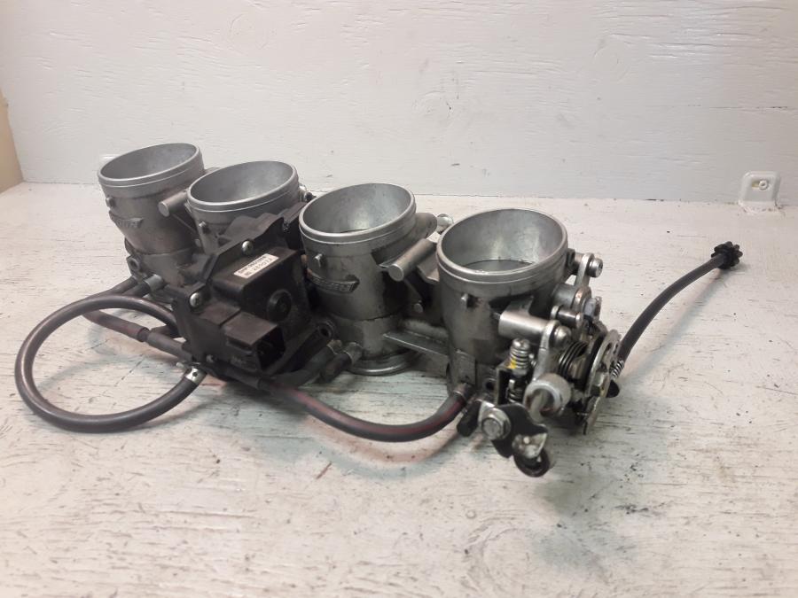 Höger sida på Spjällhus från en Kawasaki ZX-6R -2008 motorcykel.