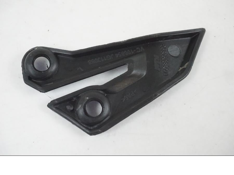 Höger sida på Hälskydd från en KTM 390 Adventure -2021 motorcykel.