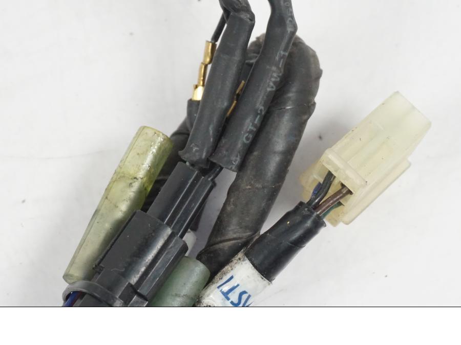 Snett nerifrån på Kablage från en Yamaha YZF 1000 R1 -2007 motorcykel.