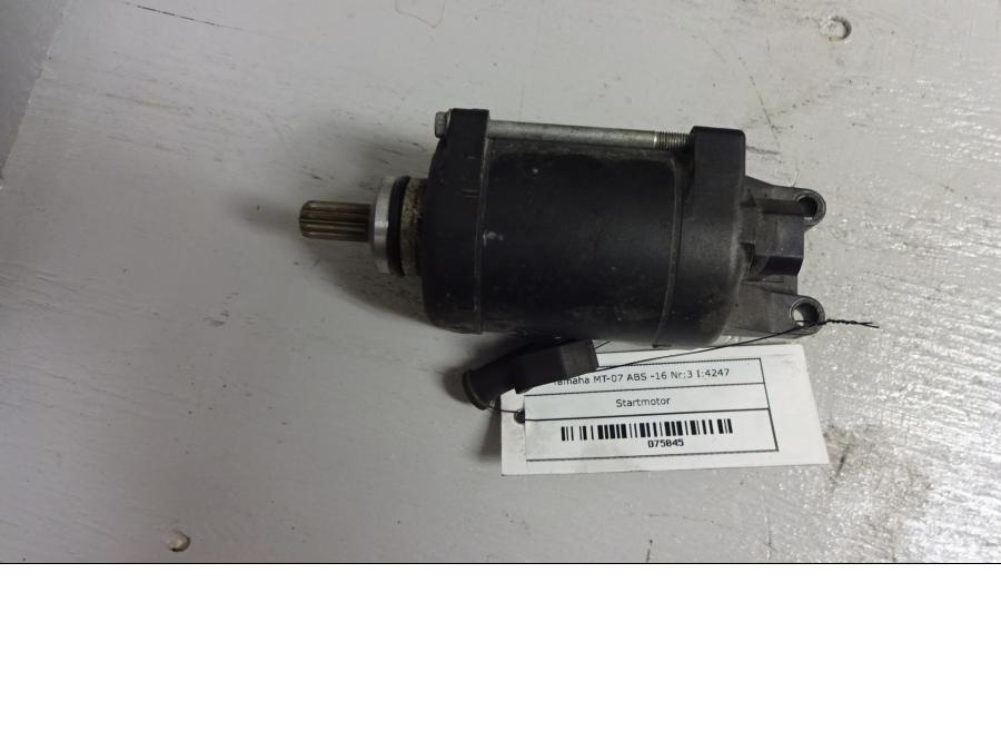 Framsidan på Startmotor från en Yamaha MT-07 -2016 motorcykel.