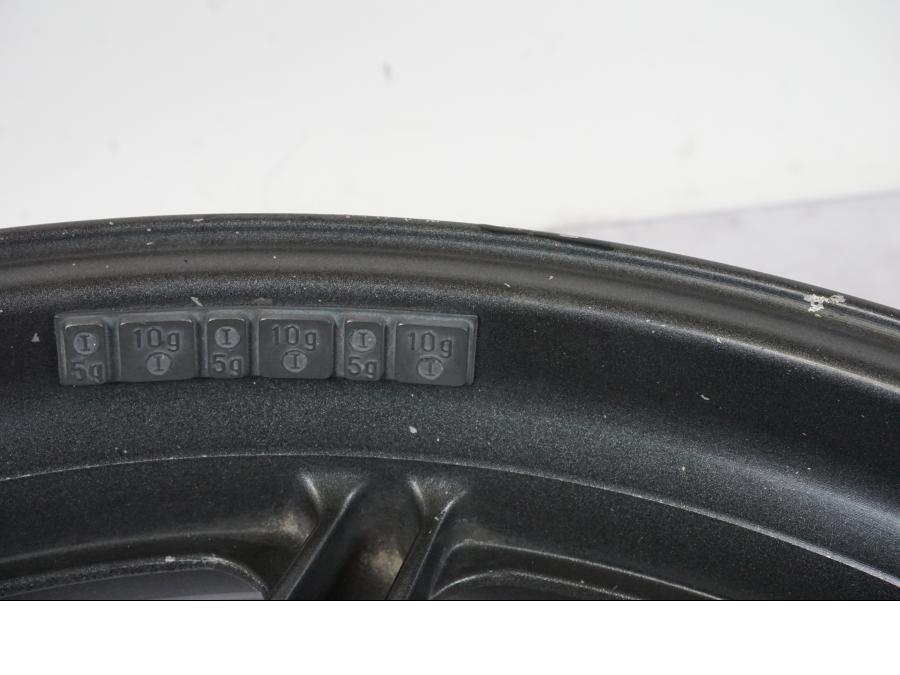 Extrabild4 på Fälg från en Honda CB 750 -1996 motorcykel.