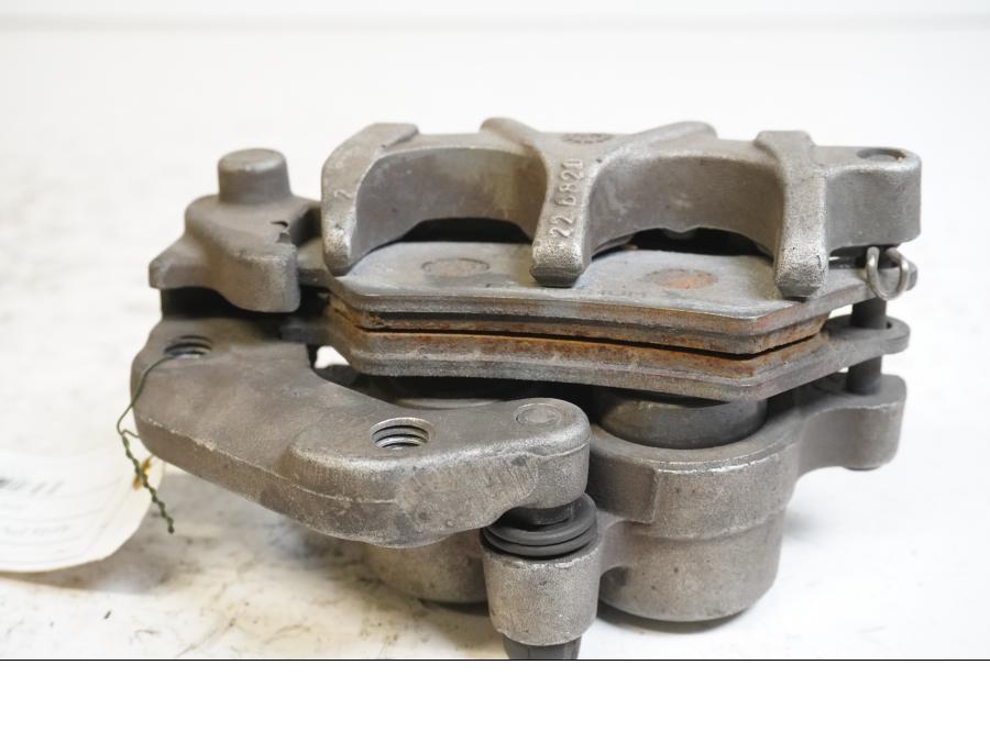 Höger sida på Bromsok från en Aprilia ETV 1000 -2002 motorcykel.