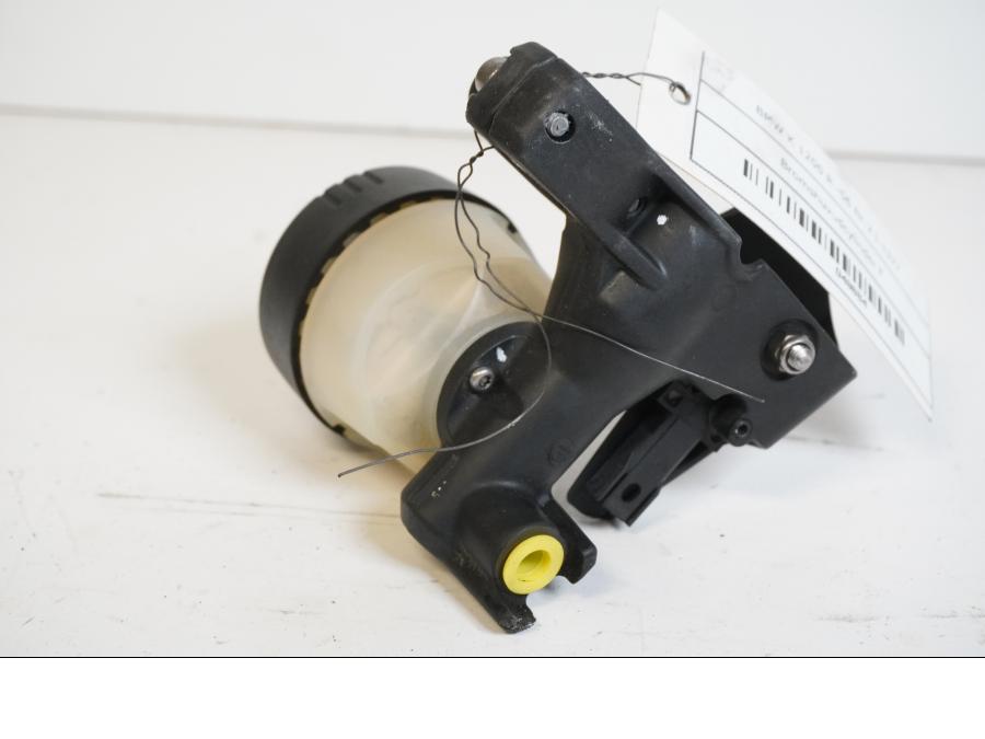 Höger sida på Bromshuvudcylinder från en BMW K 1200 R -2006 motorcykel.