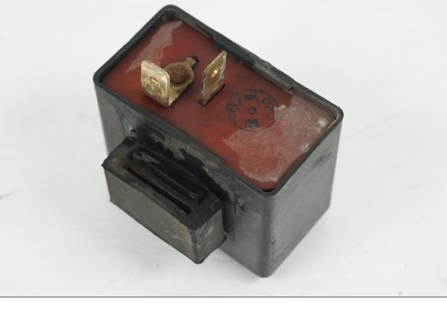 Extrabild1 på Blinkersrelä från en Suzuki GS 1000 -1978 motorcykel.