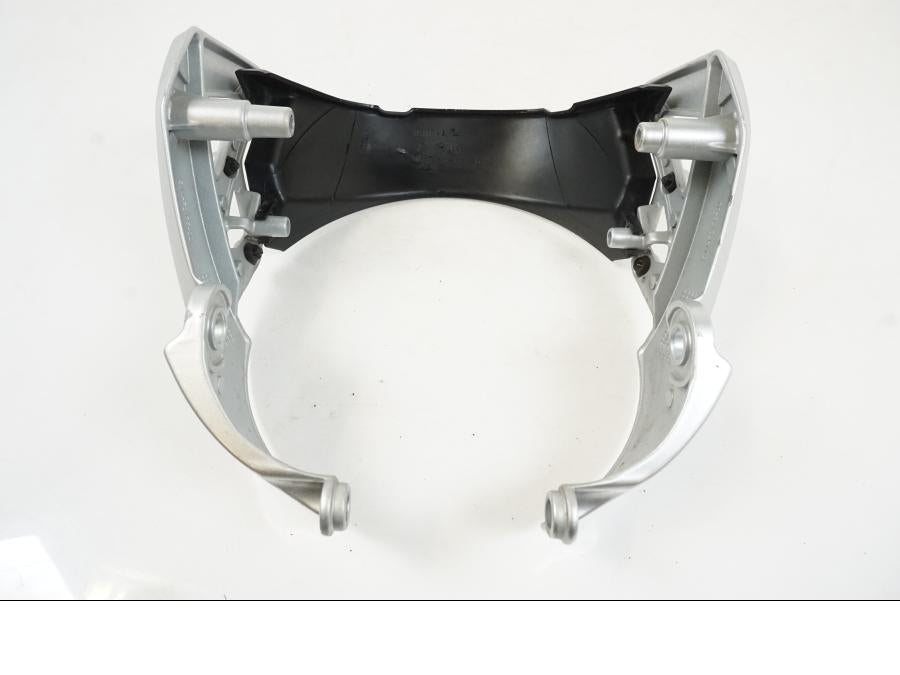 Höger sida på Strålkastarkåpa från en Yamaha BT 1100 -2003 motorcykel.