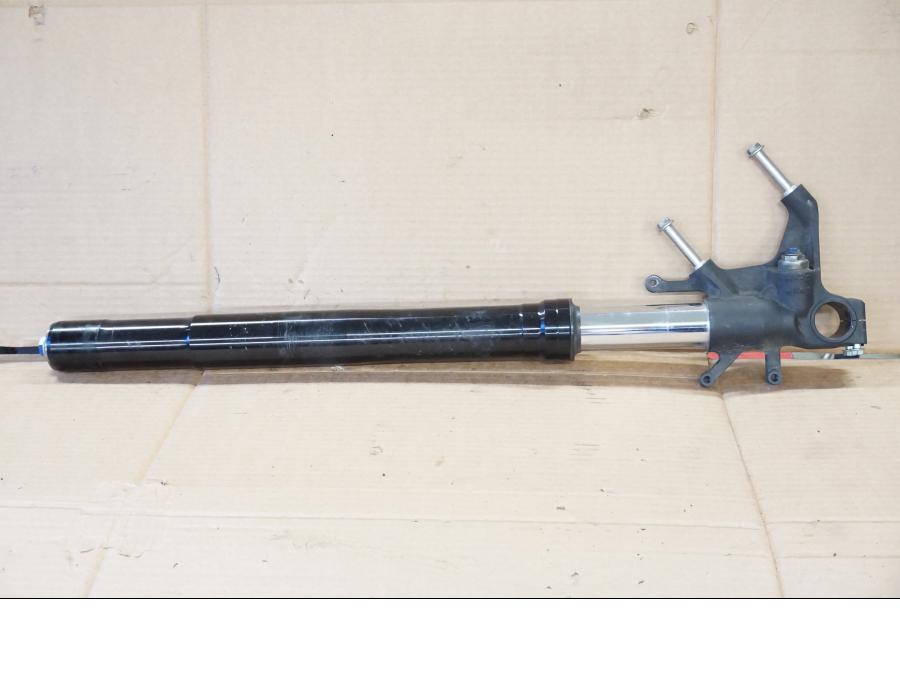 Framsidan på Gaffelben från en Suzuki GSX-R 750 -2009 motorcykel.