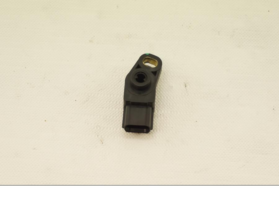 Baksidan på TPS från en Kawasaki ZX-6R -2008 motorcykel.