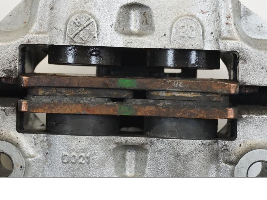 Extrabild5 på Bromsok från en Ducati Streetfighter V4 -2020 motorcykel.