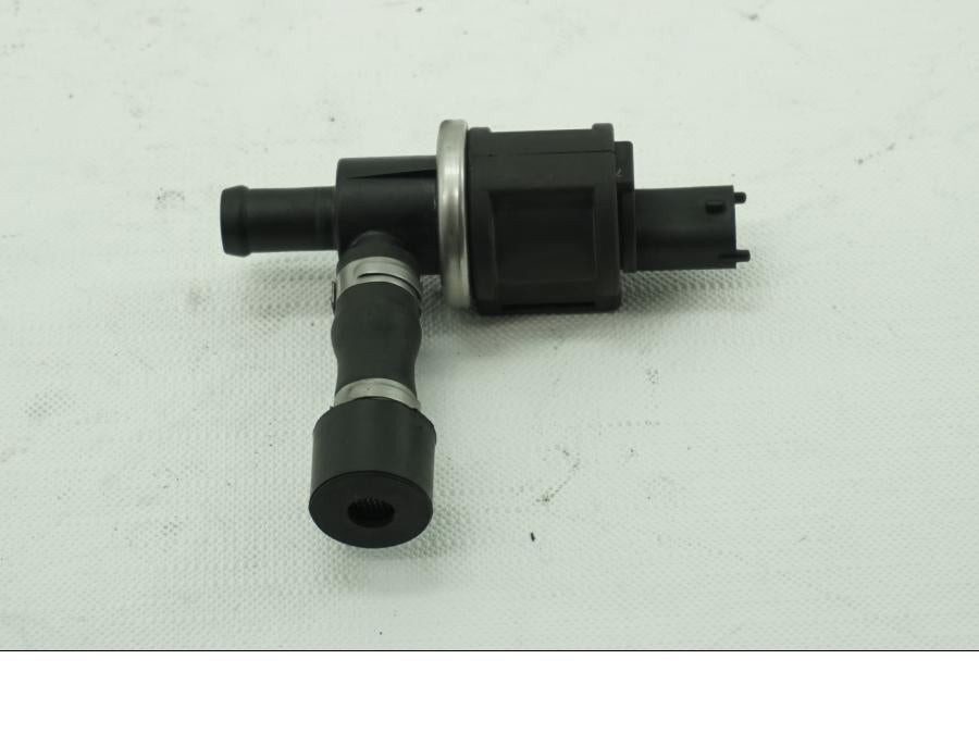 Baksidan på Luftventil från en KTM 950 SM -2006 motorcykel.