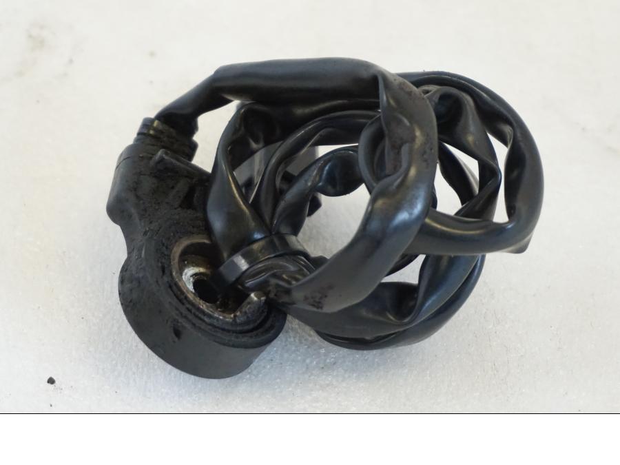 Baksidan pÄ Sidostödsbrytare frÄn en Honda CBR 1000 RR -2010 motorcykel.