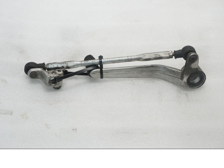 Höger sida på Växelpedal från en Kawasaki ZX-9R -1998 motorcykel.