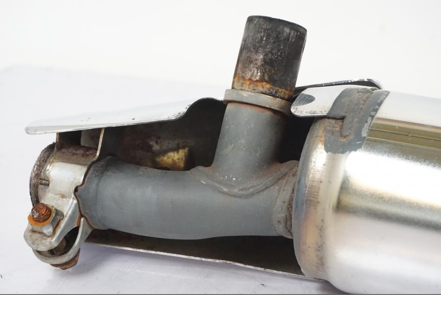 Extrabild4 på Ljuddämpare från en Suzuki VL 800 -2002 motorcykel.