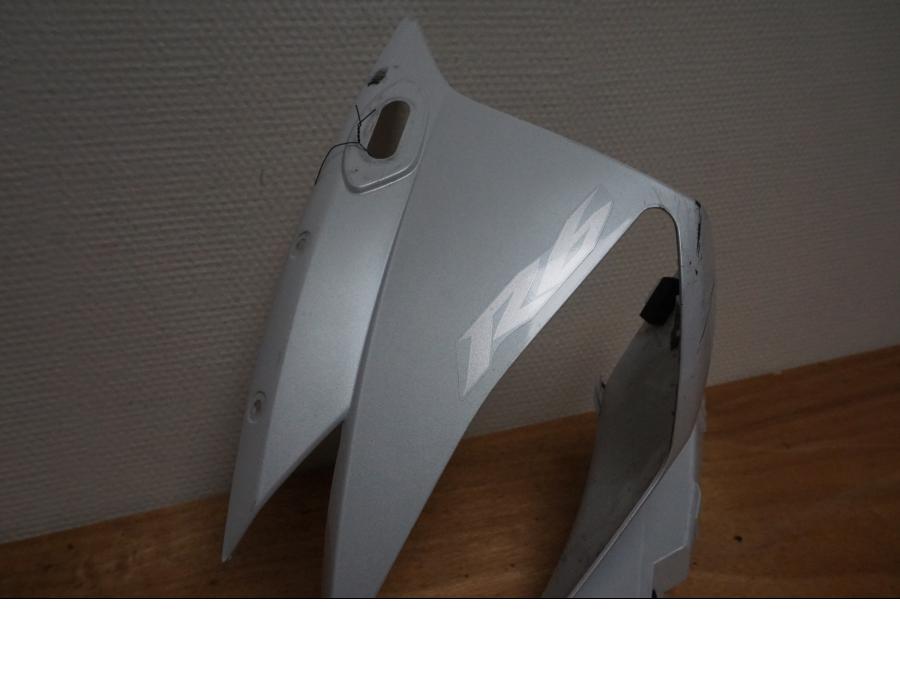 Höger sida på Toppkåpa från en Yamaha YZF R6 -2006 motorcykel.