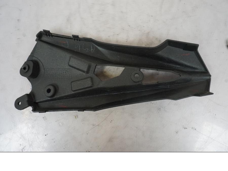 Snett uppifrån på Sidopanel från en Kawasaki Z 800 -2014 motorcykel.