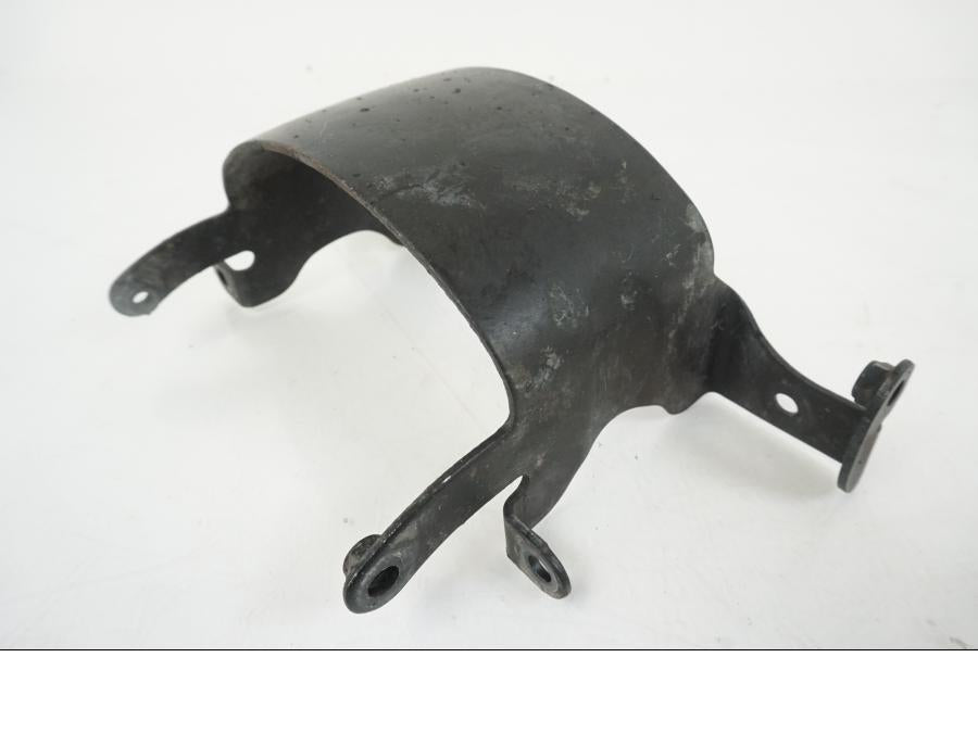 Vänster sida på Framskärmsstag från en Honda XL 1000 V -2008 motorcykel.