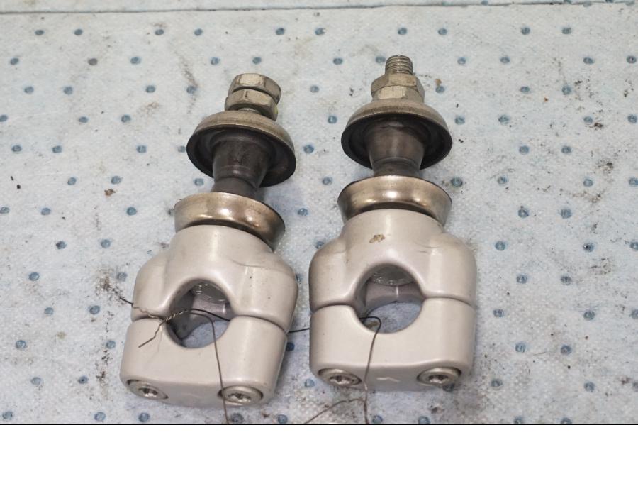 Baksidan på Styrfäste från en BMW F 650 -1998 motorcykel.