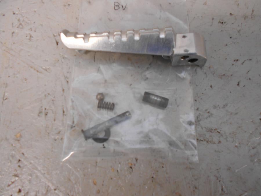 Framsidan på Fotpinne från en Yamaha YZF-R 125 -2009 motorcykel.