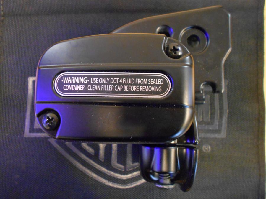 Höger sida på Styrelreglage från en H-D Street Glide FLHX -2008 motorcykel.