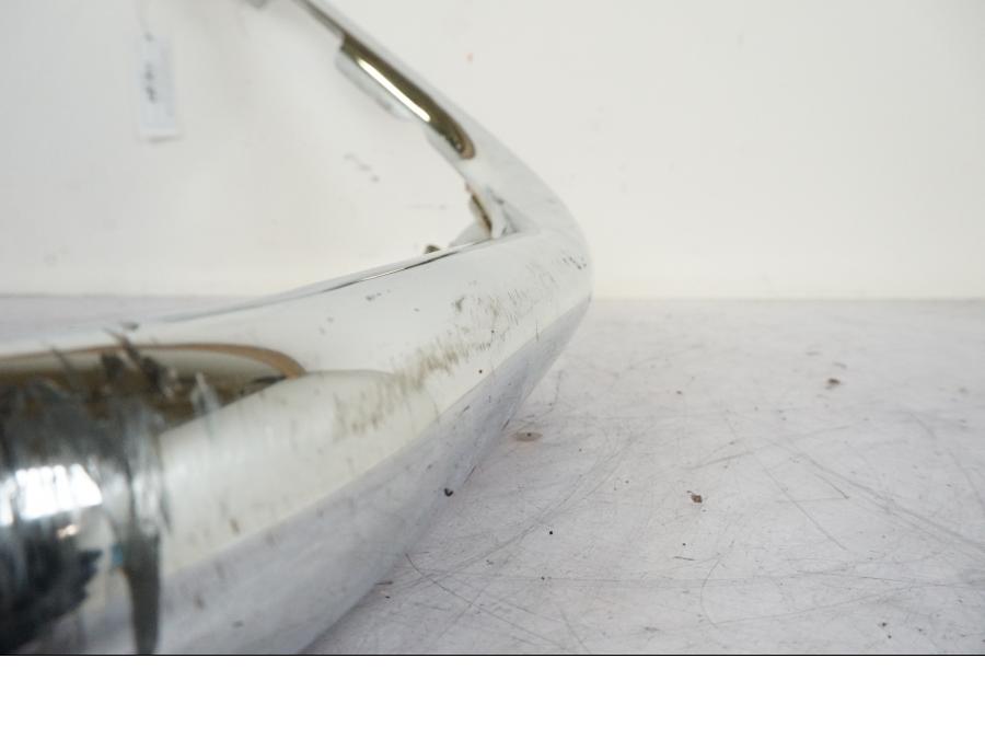 Vänster sida på Grenrör från en Triumph Bonneville T120 -2021 motorcykel.