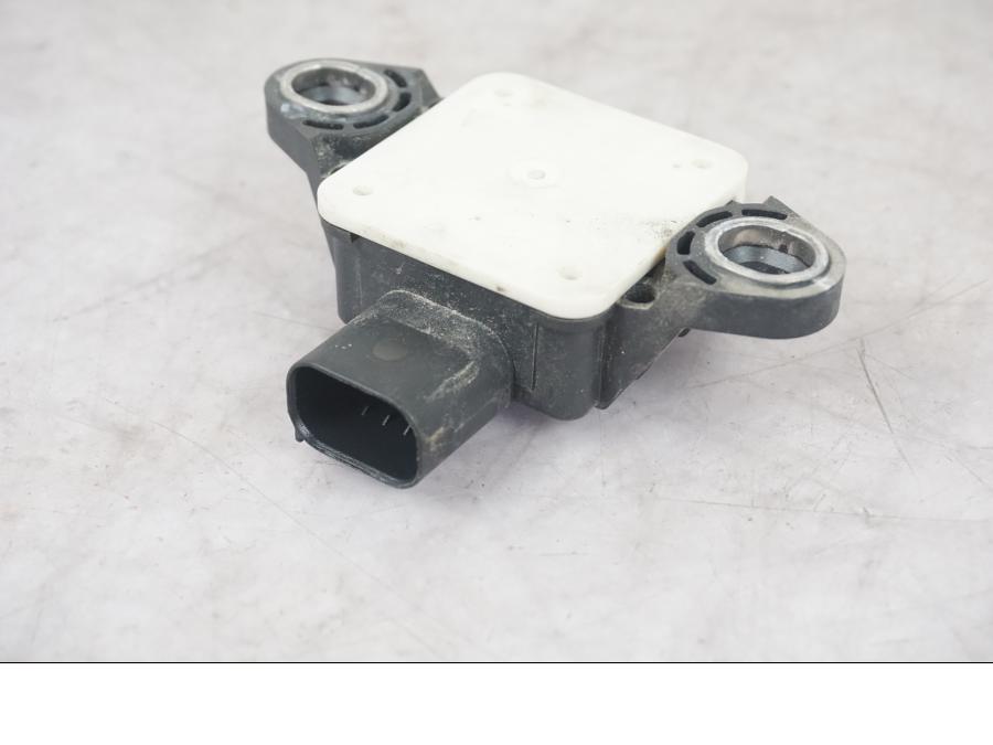 Höger sida på Tilt Sensor från en KTM 1290 Super Adventure S -2022 motorcykel.