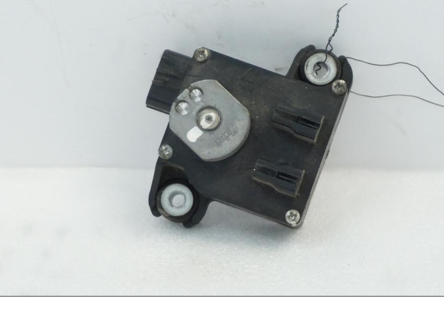 Framsidan på Avgasspjällmotor från en Aprilia RSV 1000 -2010 motorcykel.