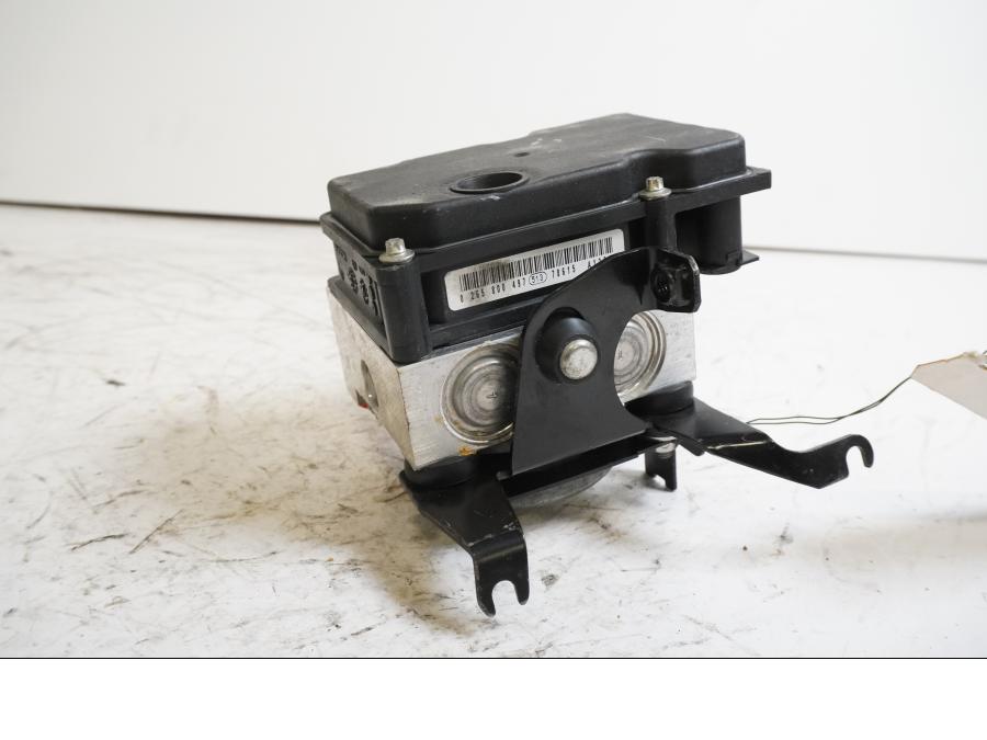 Höger sida på ABS Modulator från en BMW F 800 ST -2008 motorcykel.