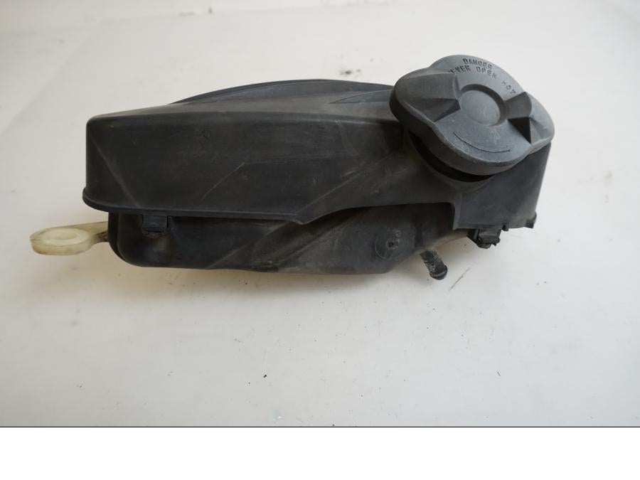 Framsidan pÄ VattenexpansionskÀrl frÄn en BMW K 1200 S -2007 motorcykel.