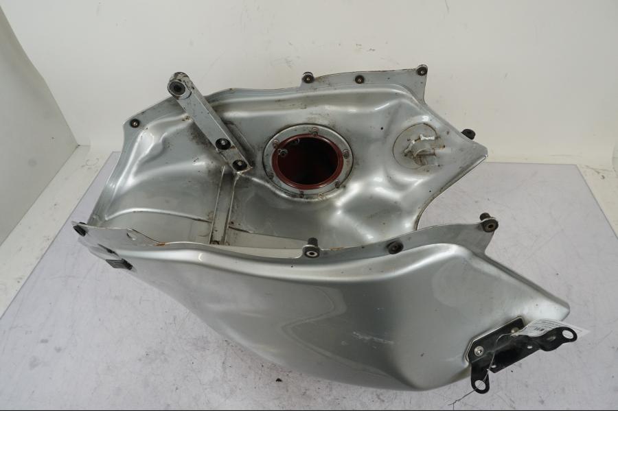 Extrabild6 på Bensintank från en BMW R 850 R -2004 motorcykel.