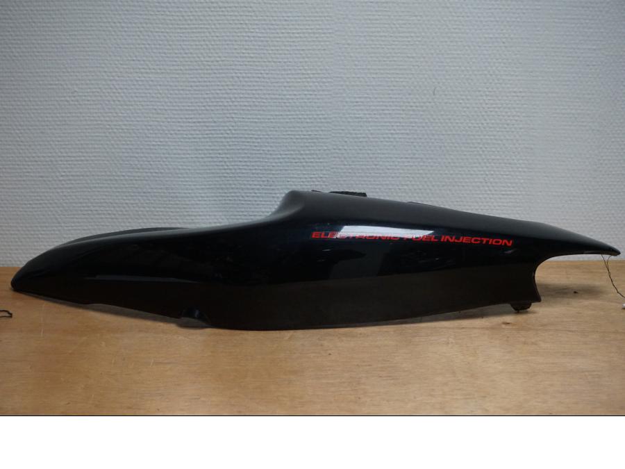 Baksidan på Bakvinge från en Suzuki TL 1000 S -1997 motorcykel.