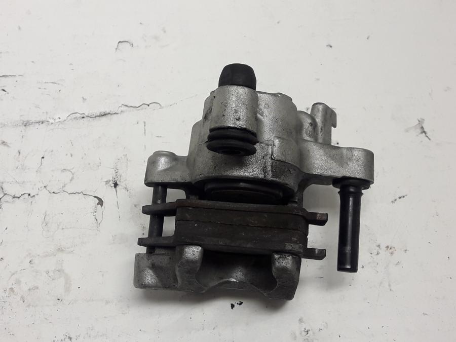 Baksidan på Bromsok från en KTM 690 Duke -2013 motorcykel.