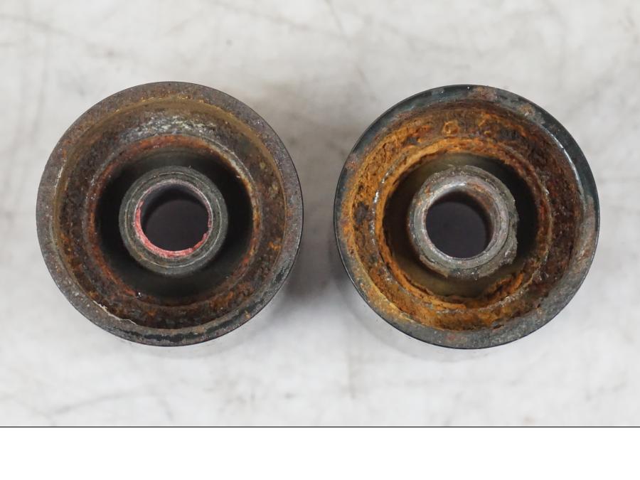 Snett uppifrån på Styrvikt från en Kawasaki ZX-6R -2006 motorcykel.