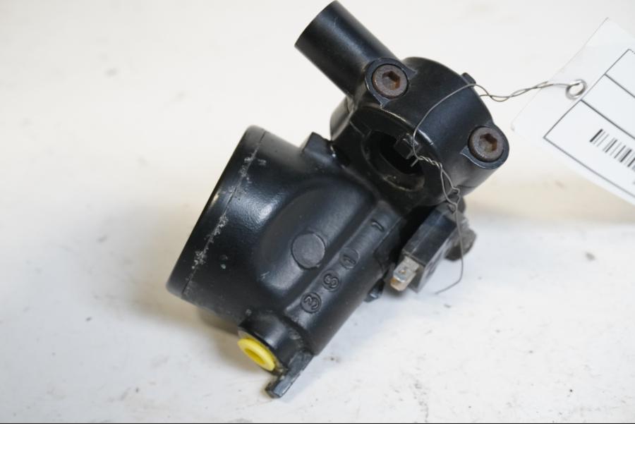 Höger sida på Bromshuvudcylinder från en Kawasaki VN 750 -1994 motorcykel.