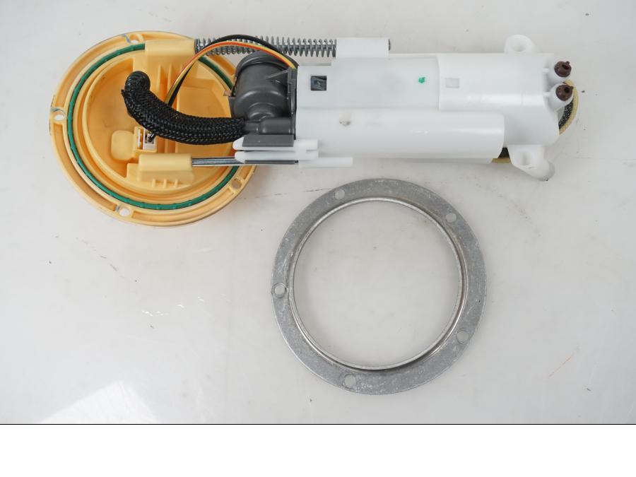 Höger sida på Bensinpump från en H-D Adventure Pan America Special RA1250S -2021 motorcykel.