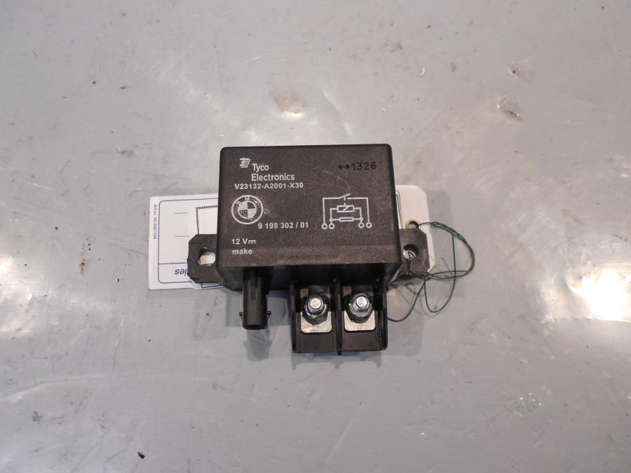 Framsidan på Startrelä från en BMW R 1200 GS -2014 motorcykel.