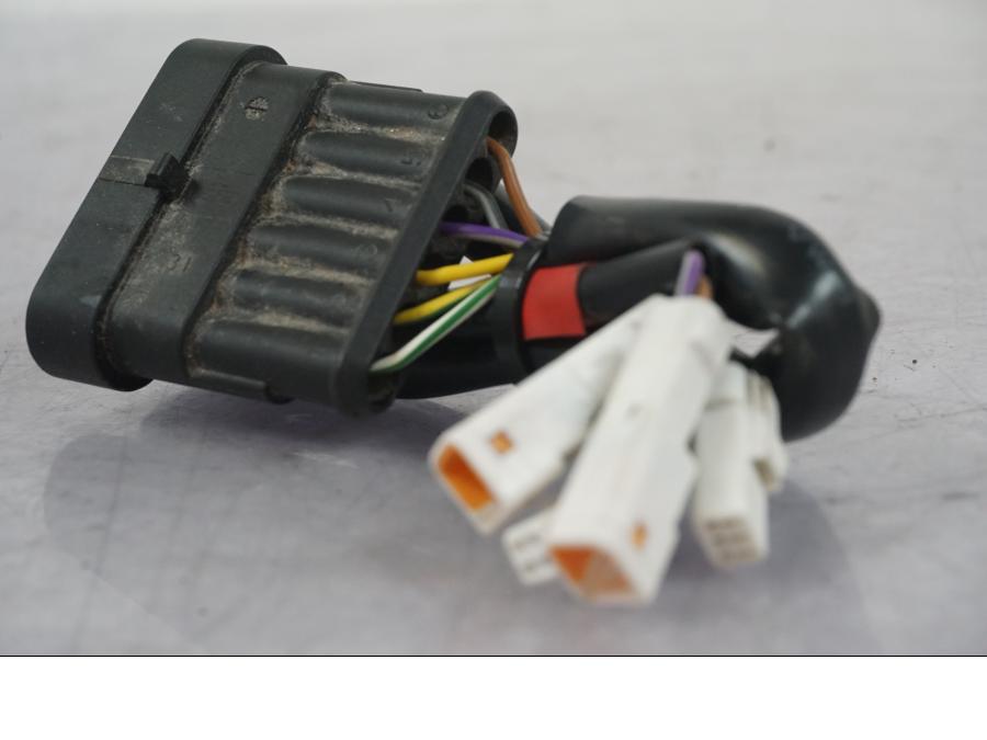 Höger sida på Kablage från en KTM 1290 Super Adventure R -2018 motorcykel.