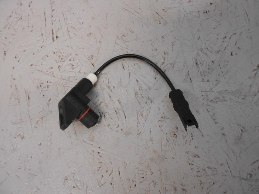 Framsidan på Vevaxelsensor från en BMW R 1200 GSA -2018 motorcykel.