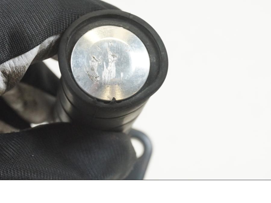 Höger sida på Fotpinne från en Yamaha XVS 1100 -2003 motorcykel.