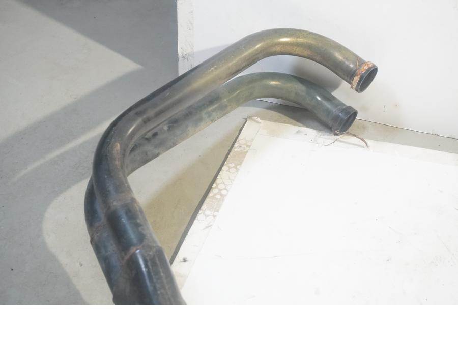 Snett uppifrÄn pÄ LjuddÀmpare frÄn en Kawasaki GPX 600 -1994 motorcykel.