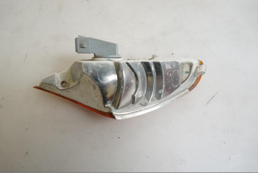 Höger sida på Blinkers från en BMW K 1200 S -2007 motorcykel.