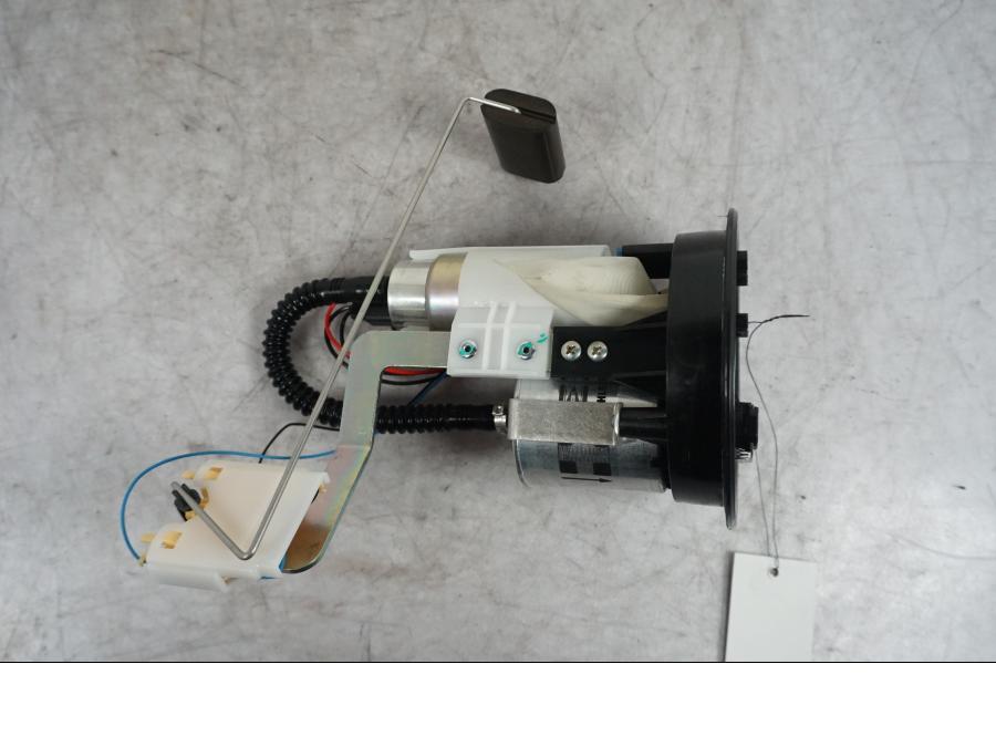 Baksidan på Bensinpump insprut från en BMW S 1000 XR -2019 motorcykel.