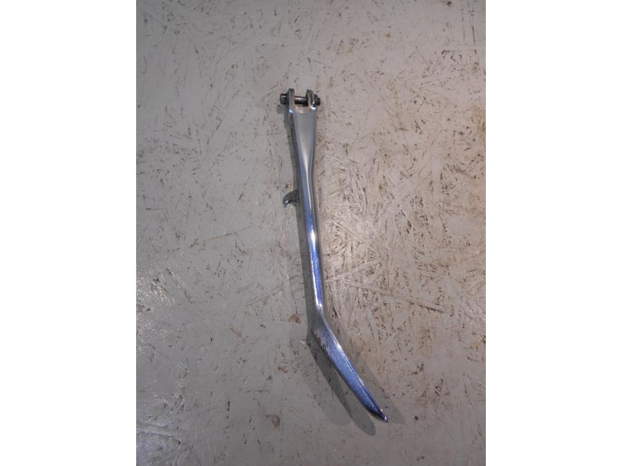 Baksidan på Sidostöd från en Yamaha XV 1600 -2000 motorcykel.