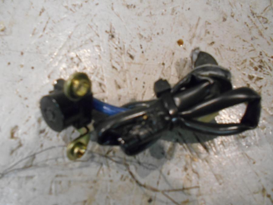 Framsidan på Tändpickup från en Yamaha YZF 1000 R1 -2002 motorcykel.