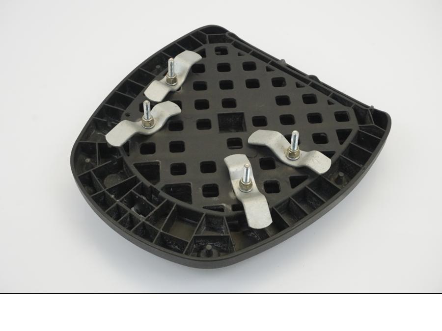 Extrabild2 pÄ TopboxfÀste frÄn en Triumph Sprint ST -2004 motorcykel.