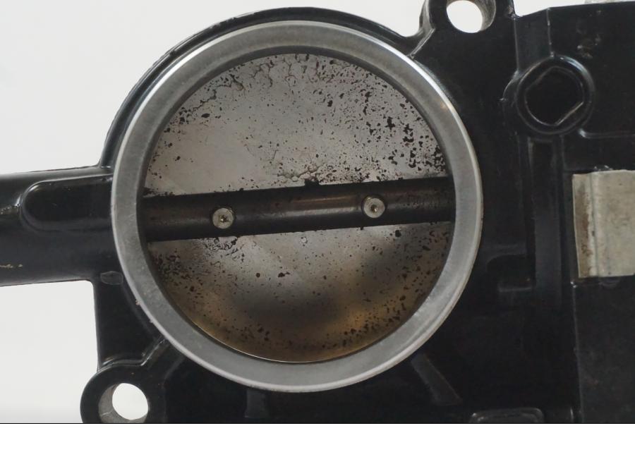 Extrabild4 på Spjällhus från en BMW R 1200 GS -2018 motorcykel.