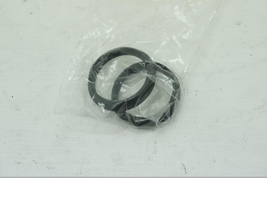 Höger sida på Gaffeldekorrör från en Kawasaki VN 1500 Classic Tourer -2001 motorcykel.