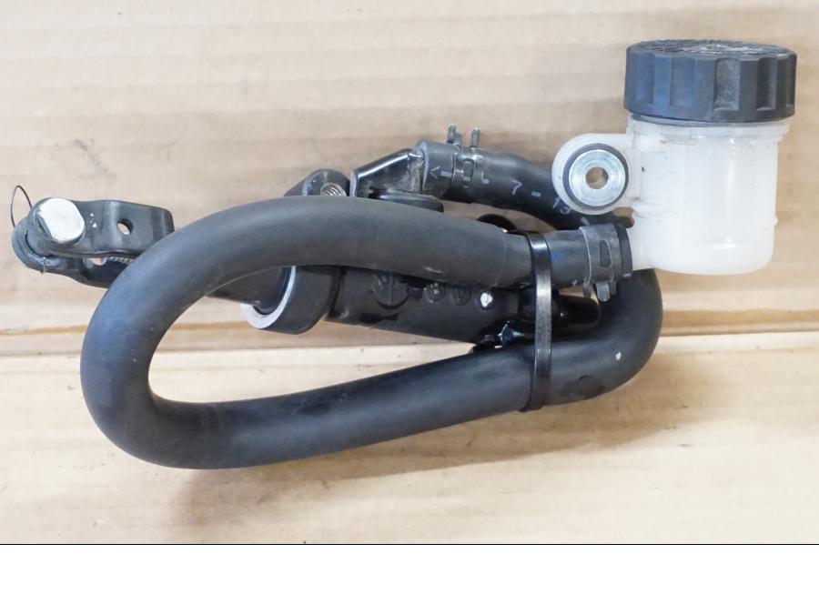 Framsidan på Bromshuvudcylinder från en Yamaha MT-09 Tracer -2019 motorcykel.